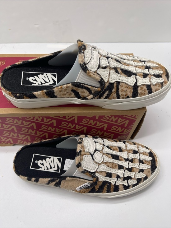 Vans Shoes - Vans Classic Slipo Mules
Hazy Bones Blanc De Blanc
VN0A4P3UJVY Mulle Sneakers